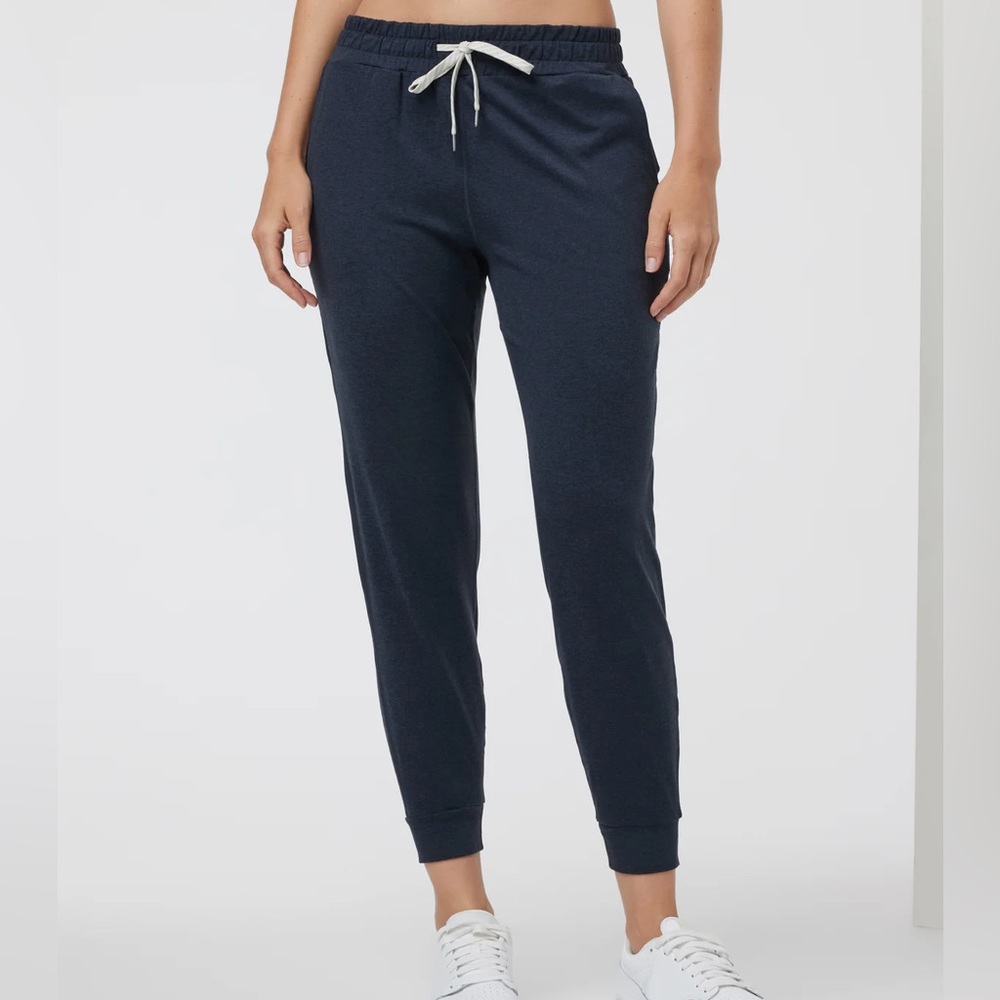 Vuori Women’s Performance Jogger DreamKnit - Large